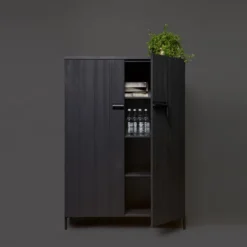 WOOOD Zwarte Kast Grenen Diep Zwart -BEPUREHOME Winkel woood bruut zwarte houten wandkast 05